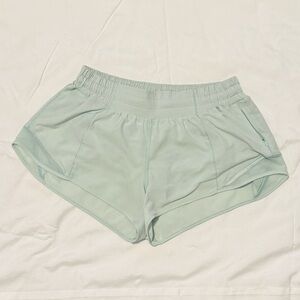 Lululemon Hotty Hot Shorts 2.5”